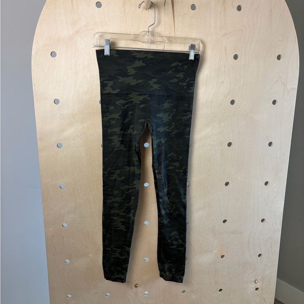Spanx “Look at Me Now” Seamless Camo Leggings Women’s Medium - Picture 3 of 6